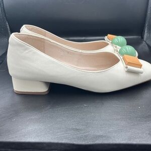 Women’s shoes